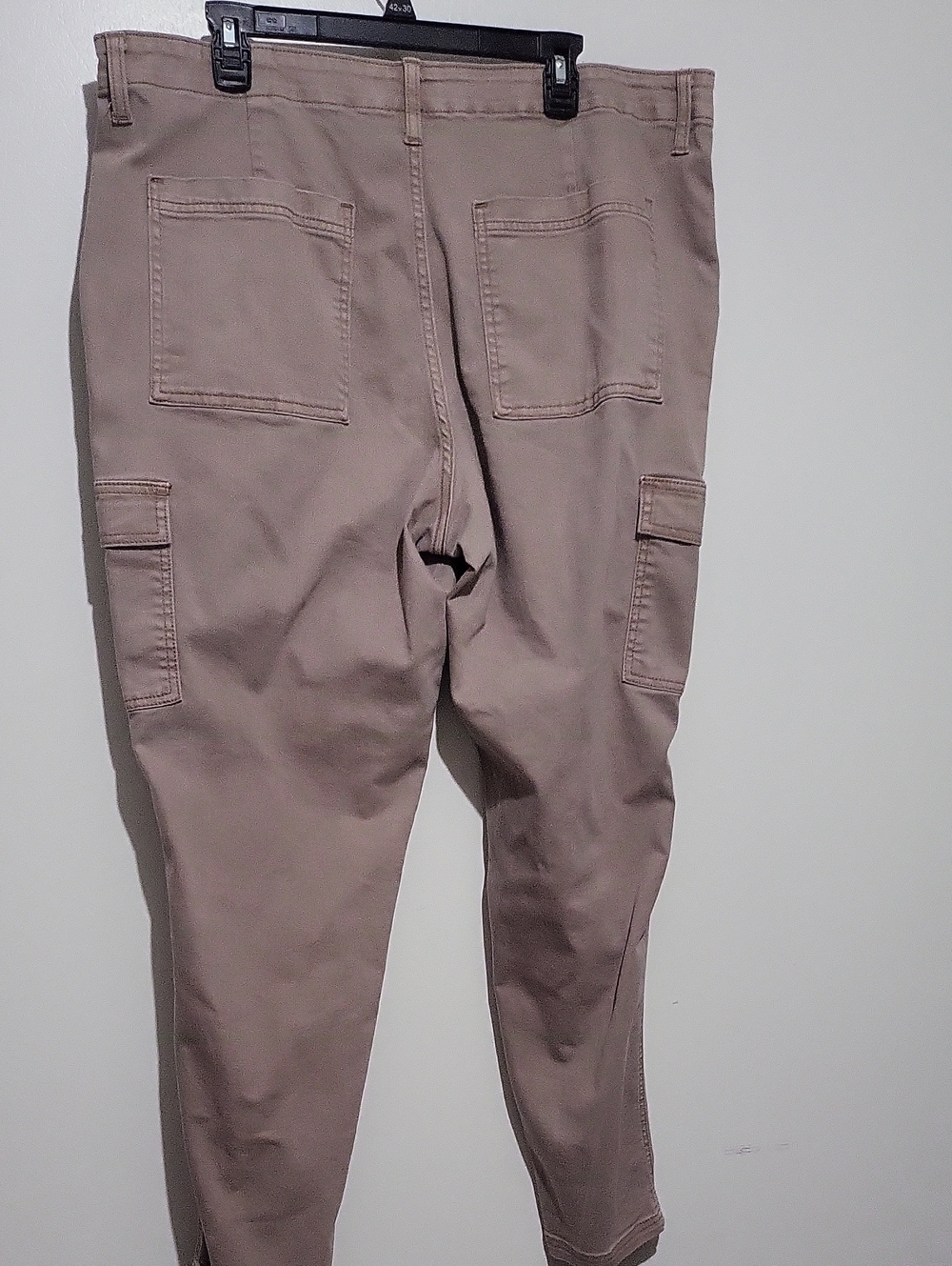 Classic Women's Boyfriend Cargo Jeans - Comfortable Everyday Style - Picture 2 of 10